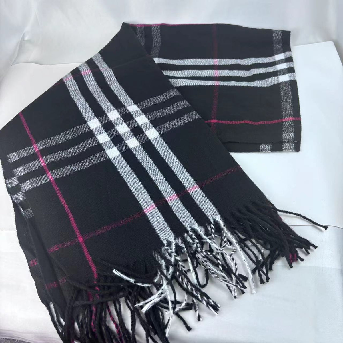 New plaid cashmere scarf Japanese and Korean warm neck scarf fashion tassel autumn winter scarf shawl