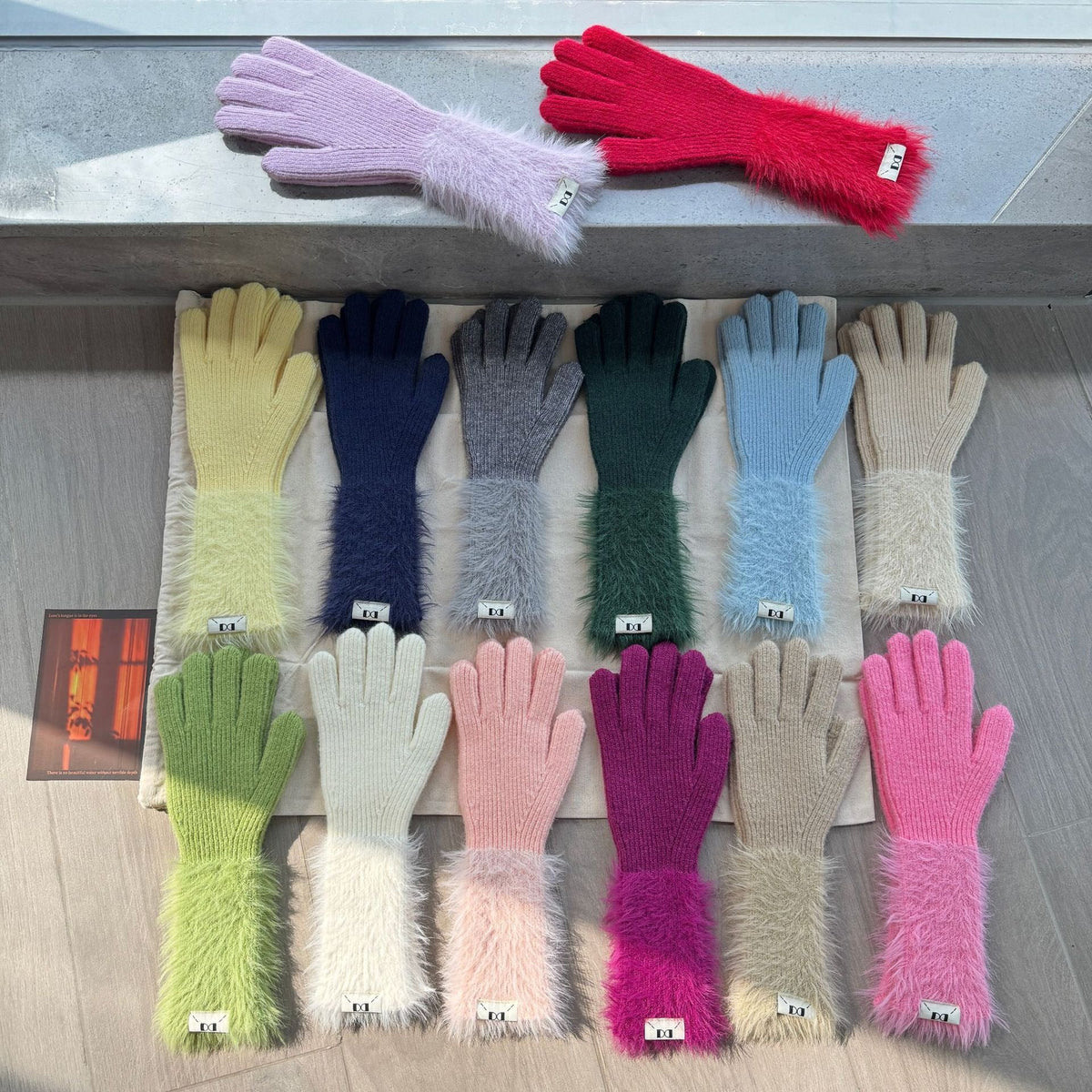 Soft glutinous rabbit fleece gloves girl sweet long leaky finger touch screen plush thick warm all-match cycling five-finger gloves
